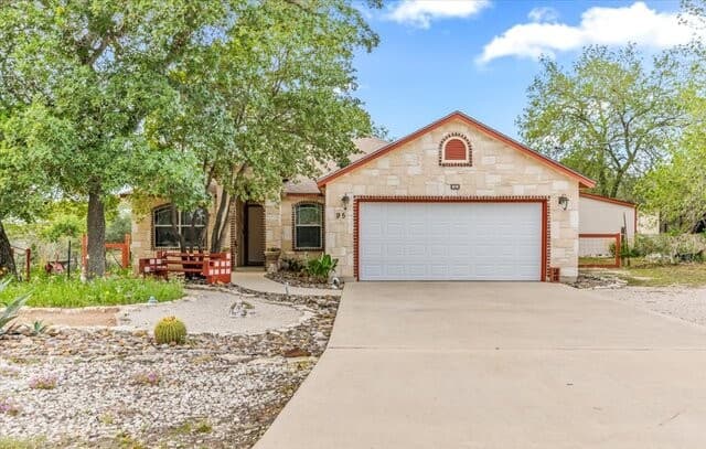 3-bedroom rental at 95 Nine Patch in Poteet, TX — photo 1