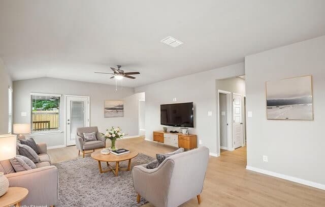 4-bedroom rental at 10259 King Robert in San Antonio, TX — photo 1