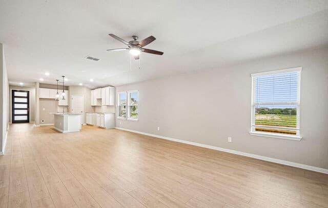 4-bedroom rental at 10259 King Robert in San Antonio, TX — photo 2