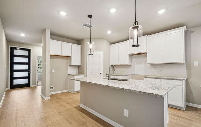 4-bedroom rental at 10259 King Robert in San Antonio, TX — photo 4