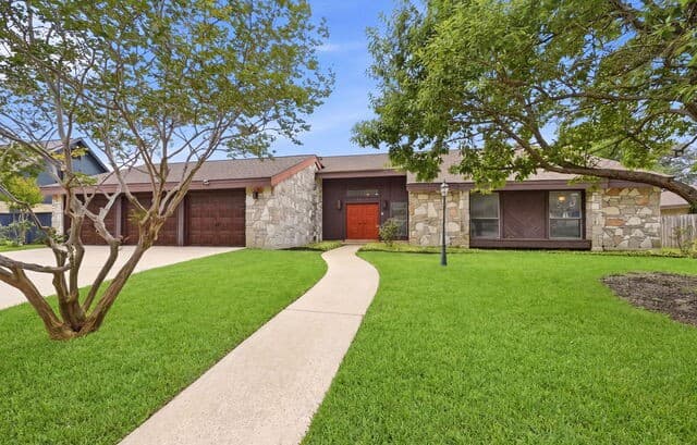 3-bedroom rental at 6310 Spindrift in Windcrest, TX — photo 1