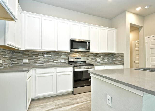 3-bedroom rental at 6435 Prince Howard in San Antonio, TX — photo 2