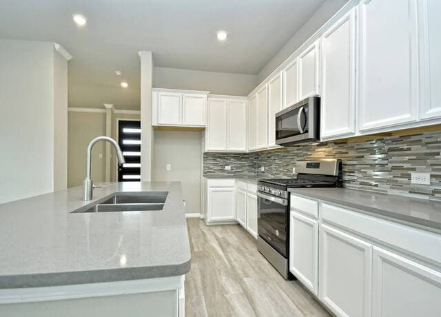 3-bedroom rental at 6435 Prince Howard in San Antonio, TX — photo 4