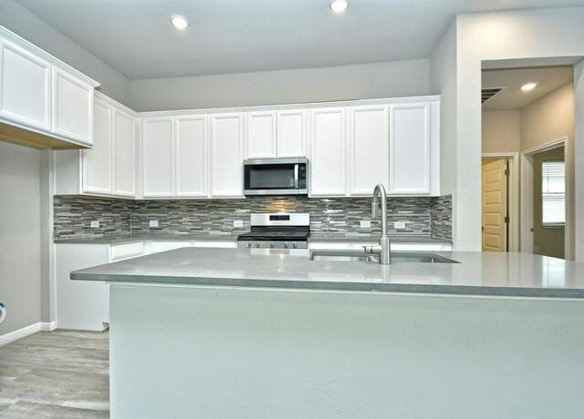 3-bedroom rental at 6435 Prince Howard in San Antonio, TX — photo 5