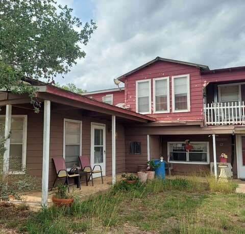 2-bedroom rental at 387 Mills Ranch Rd in Pleasanton, TX — photo 1