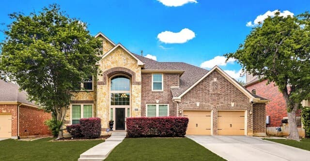 5-bedroom rental at 8931 Cimarron Rte in San Antonio, TX — photo 1