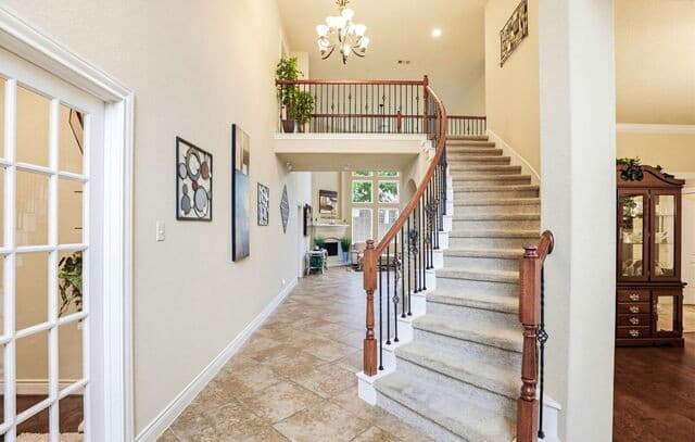 5-bedroom rental at 8931 Cimarron Rte in San Antonio, TX — photo 4