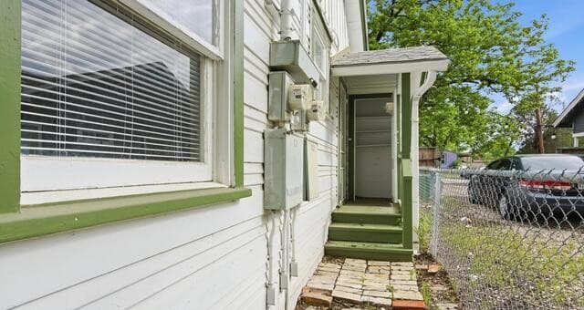 rental at 631 W Magnolia Ave in San Antonio, TX — photo 5