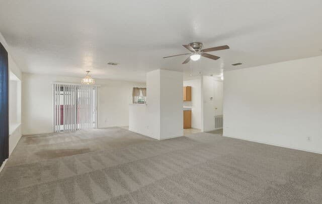 3-bedroom rental at 101 Gatewood Lk in Cibolo, TX — photo 2