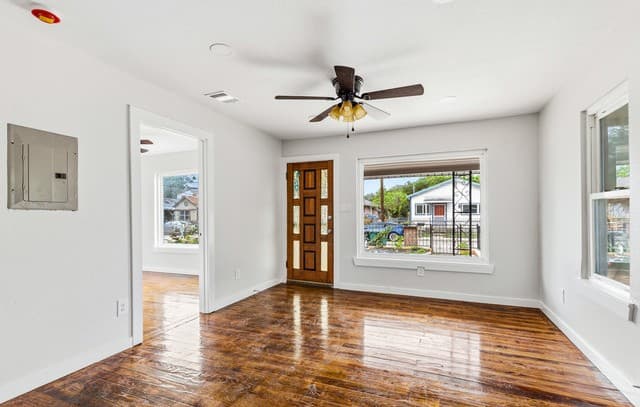 4-bedroom rental at 628 Fleming St in San Antonio, TX — photo 2