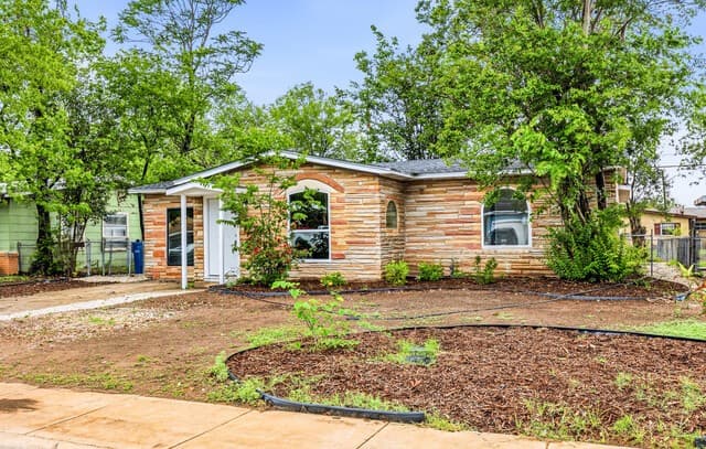5-bedroom rental at 110 Nellina St in San Antonio, TX — photo 1