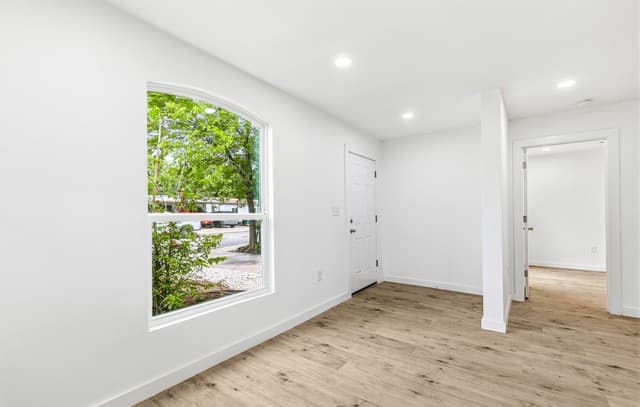 5-bedroom rental at 110 Nellina St in San Antonio, TX — photo 2
