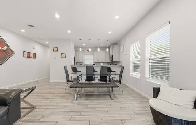 2-bedroom rental at 128 Sharer St in San Antonio, TX — photo 2