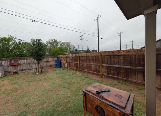 3-bedroom rental at 7038 Emerald in San Antonio, TX — photo 3