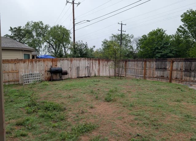 3-bedroom rental at 7038 Emerald in San Antonio, TX — photo 5