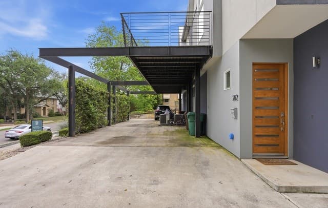 rental at 128 Marcia Pl in Alamo Heights, TX — photo 3
