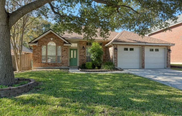 4-bedroom rental at 9923 Tezel Road in San Antonio, TX — photo 1