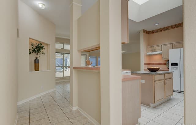 4-bedroom rental at 9923 Tezel Road in San Antonio, TX — photo 4