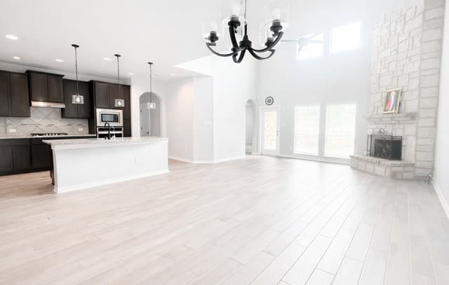 4-bedroom rental at 8710 Kallison Arbor in San Antonio, TX — photo 3