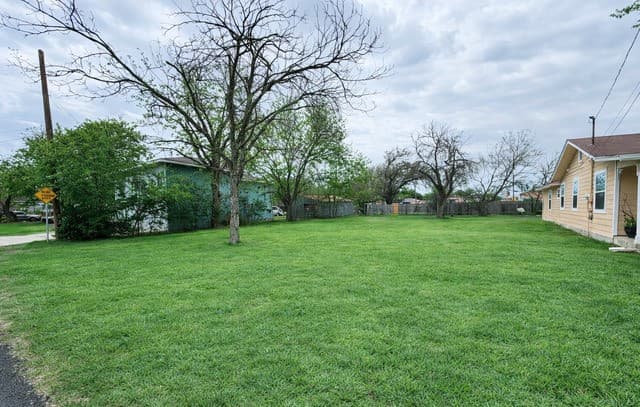 rental at 107 South St in Converse, TX — photo 3
