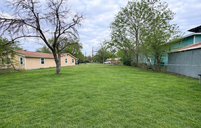 rental at 107 South St in Converse, TX — photo 4