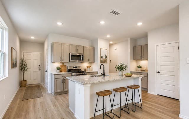 4-bedroom rental at 5723 Hematite Rim in San Antonio, TX — photo 4