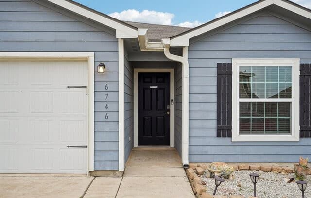 3-bedroom rental at 6746 Sabinal in San Antonio, TX — photo 3