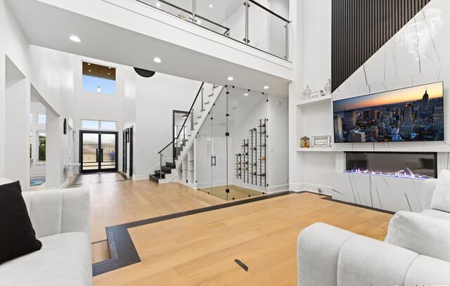 6-bedroom rental at 10206 Kendall Cyn in San Antonio, TX — photo 3