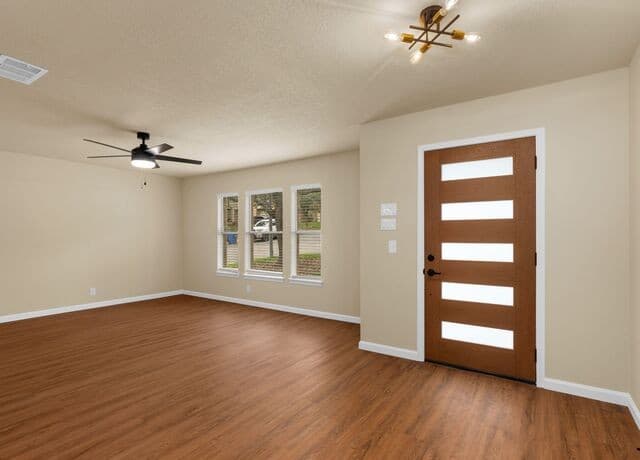 4-bedroom rental at 10802 Winter Creek in San Antonio, TX — photo 2