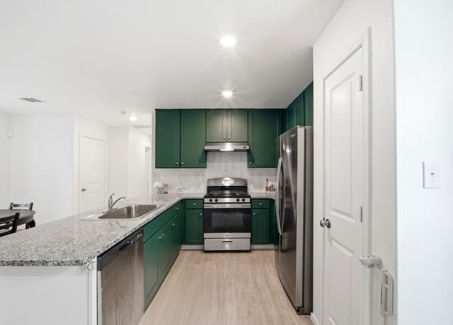 3-bedroom rental at 8027 Serro Medina in San Antonio, TX — photo 1
