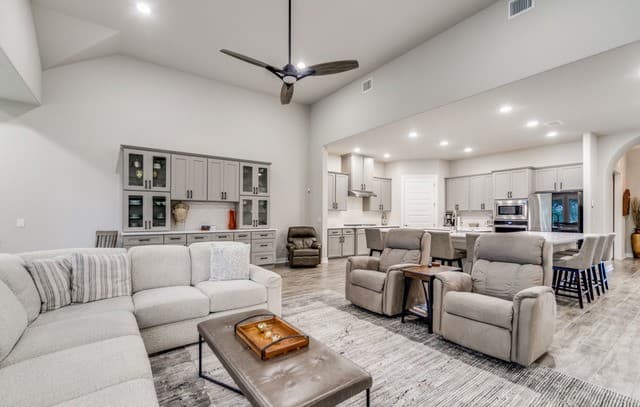 3-bedroom rental at 28331 Charlotte Cove in San Antonio, TX — photo 4