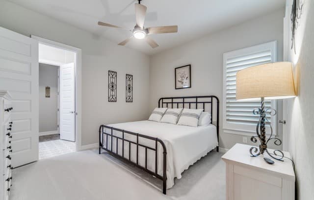 3-bedroom rental at 28331 Charlotte Cove in San Antonio, TX — photo 5