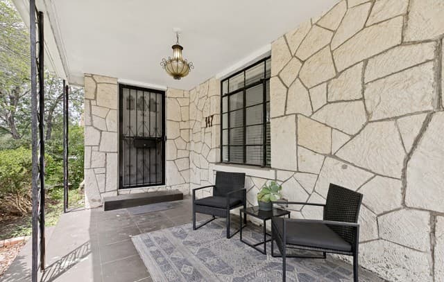 3-bedroom rental at 147 North Dr in San Antonio, TX — photo 3