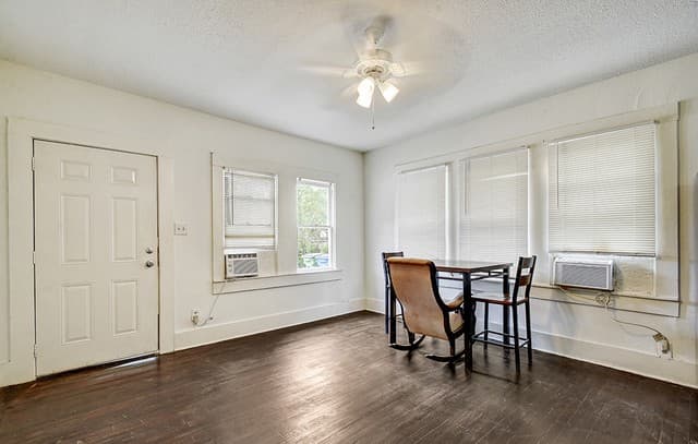 rental at 3314 Perez in San Antonio, TX — photo 4