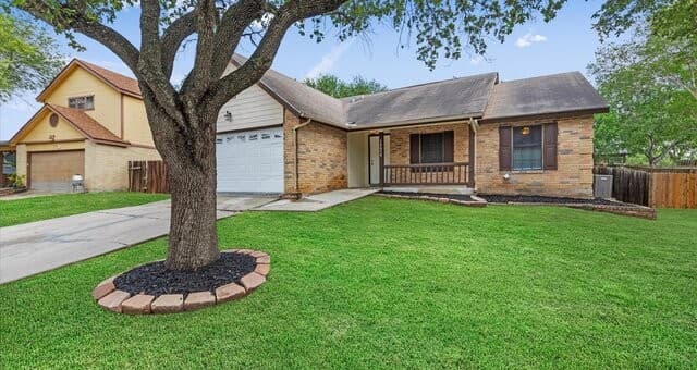 3-bedroom rental at 14614 Highland Rdg in San Antonio, TX — photo 5