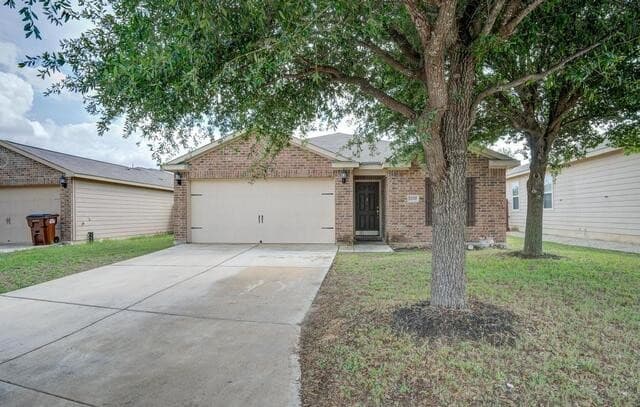 3-bedroom rental at 12270 Stratsburg in San Antonio, TX — photo 3