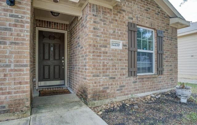 3-bedroom rental at 12270 Stratsburg in San Antonio, TX — photo 4