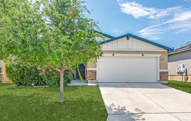 3-bedroom rental at 10203 Relic Oaks in San Antonio, TX — photo 4