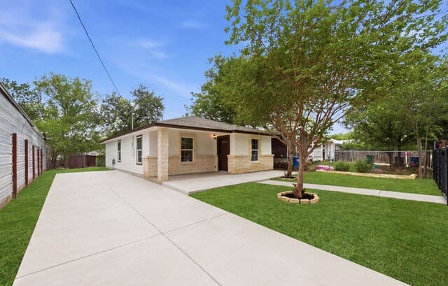 3-bedroom rental at 444 Azucena in San Antonio, TX — photo 2