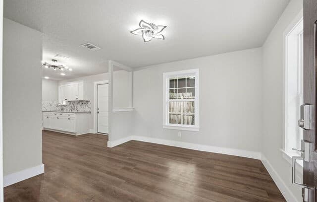 3-bedroom rental at 444 Azucena in San Antonio, TX — photo 4