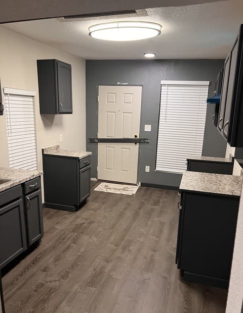 2-bedroom rental at 1011 Center St in San Antonio, TX — photo 1