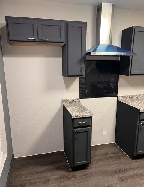 2-bedroom rental at 1011 Center St in San Antonio, TX — photo 2