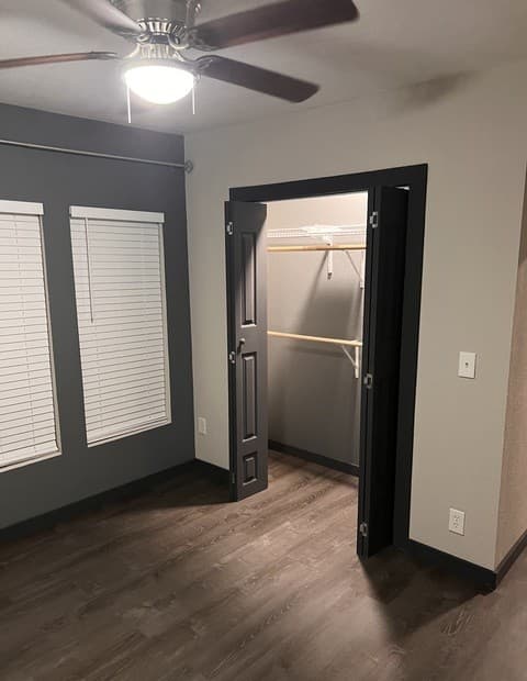 2-bedroom rental at 1011 Center St in San Antonio, TX — photo 5