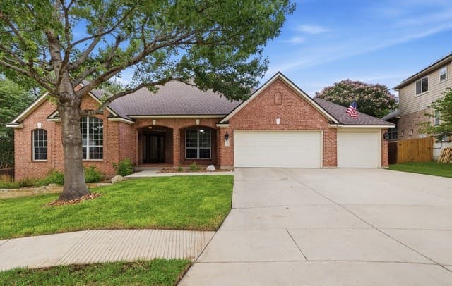 4-bedroom rental at 19203 Brannan Blf in San Antonio, TX — photo 1