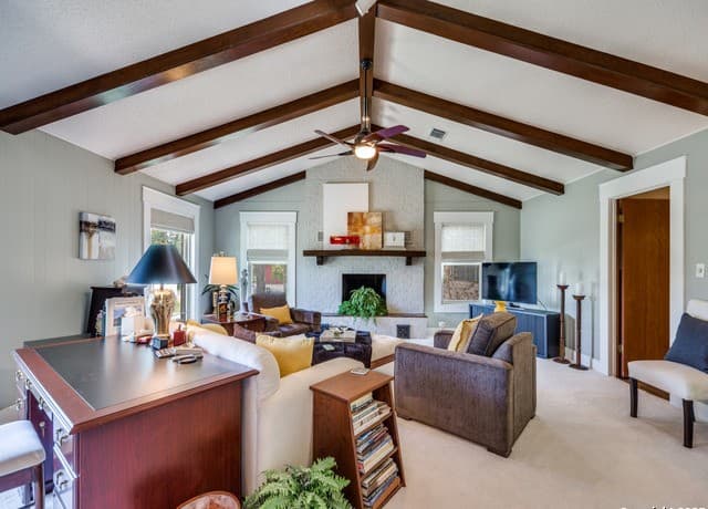 3-bedroom rental at 135 Manor in Comfort, TX — photo 4