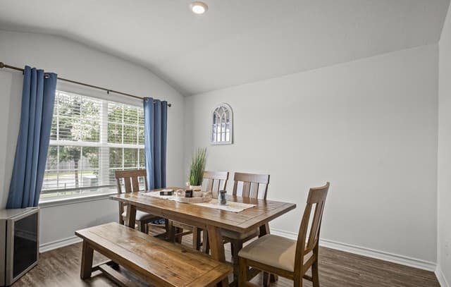 3-bedroom rental at 12911 Whisper Crossing in San Antonio, TX — photo 2