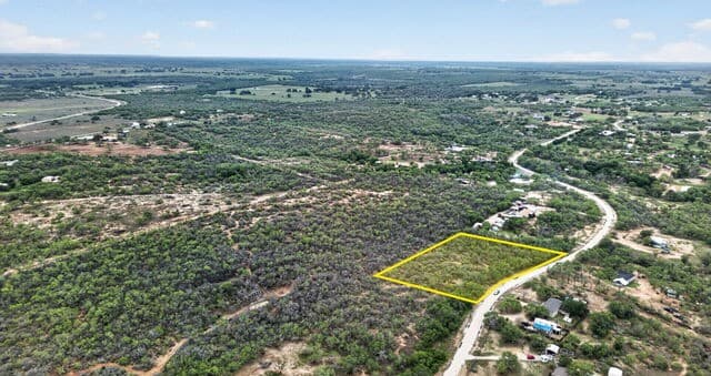 rental at 123 Country View Ln in Floresville, TX — photo 4