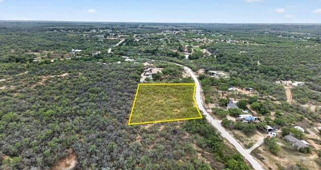 rental at 123 Country View Ln in Floresville, TX — photo 5
