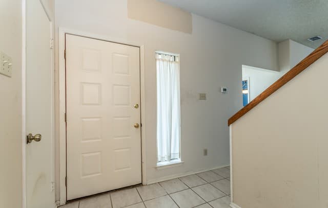 2-bedroom rental at 829 W Bitters Rd Unit 401 in San Antonio, TX — photo 3