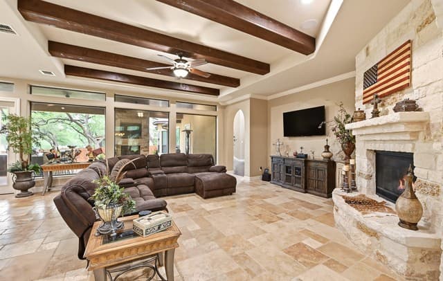 5-bedroom rental at 324 Heavens Way in San Antonio, TX — photo 4